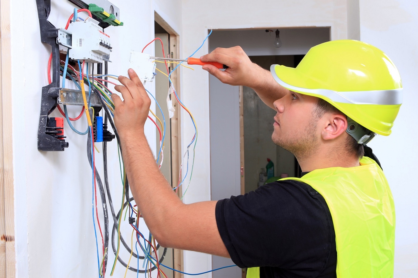 Elektrik Tesisatı Bakımı & Yenileme